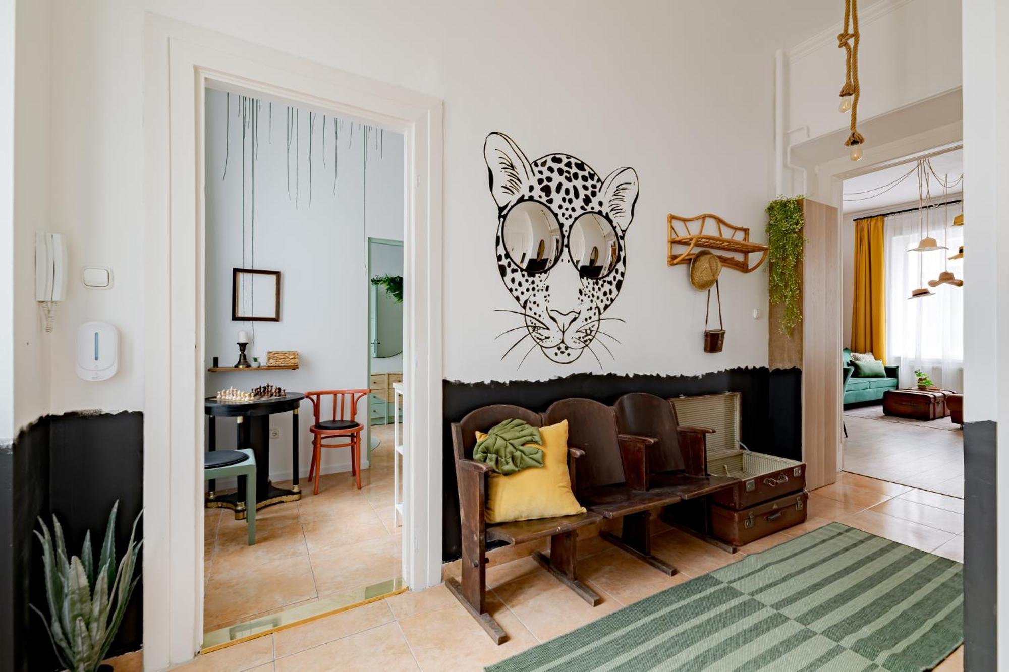 Jungle Aesthetics Downtown Apartman Aircon And Garage Parking Budapest Budapeste Exterior foto
