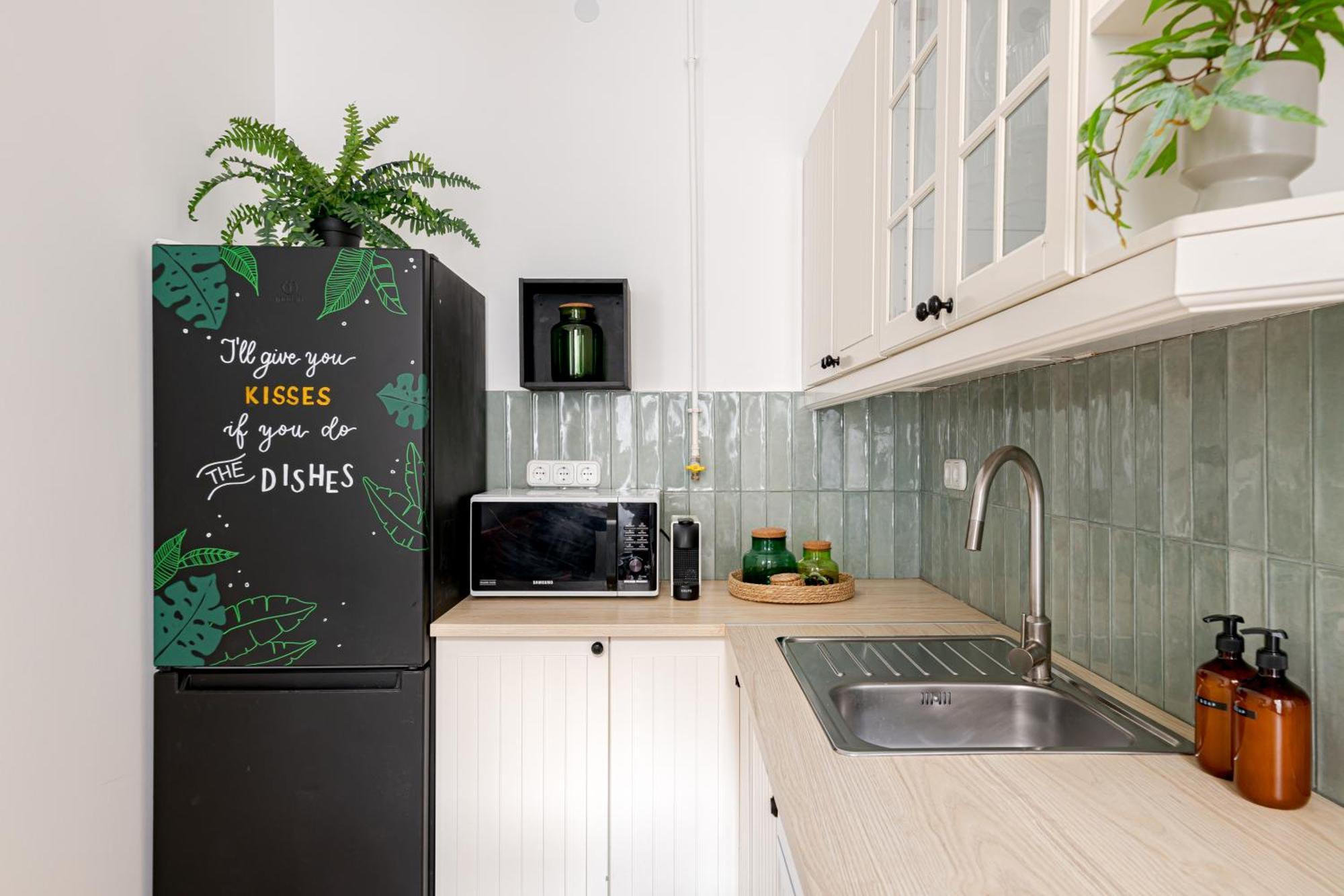 Jungle Aesthetics Downtown Apartman Aircon And Garage Parking Budapest Budapeste Exterior foto