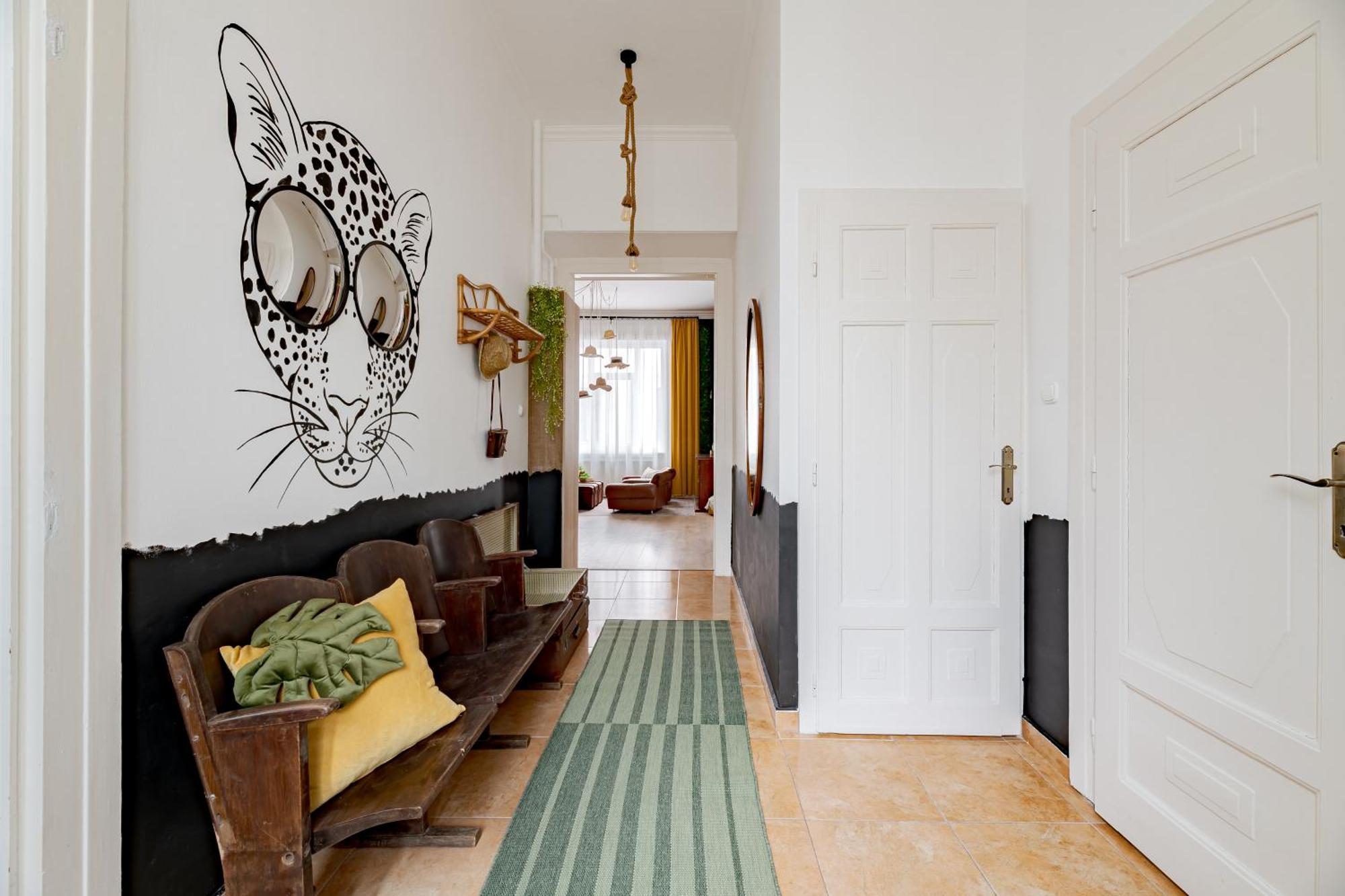 Jungle Aesthetics Downtown Apartman Aircon And Garage Parking Budapest Budapeste Exterior foto